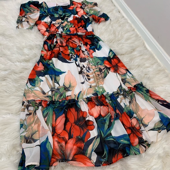 Jealous Tomato Dresses & Skirts - Floral puff sleeves waist tie ruffled midi dress L